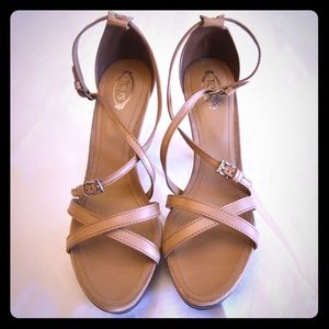 Tod’s ladies high heel 100% leather. Made in Italy